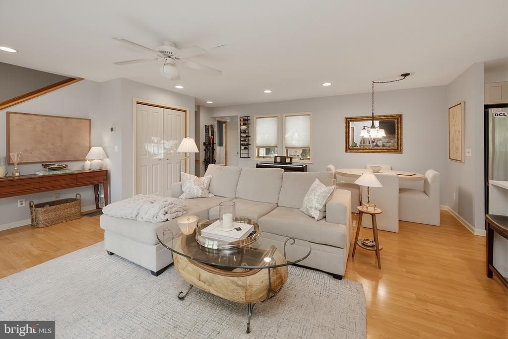 256 JEFFREY LANE Unit: 28