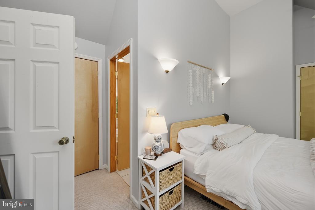 256 JEFFREY LANE Unit: 28