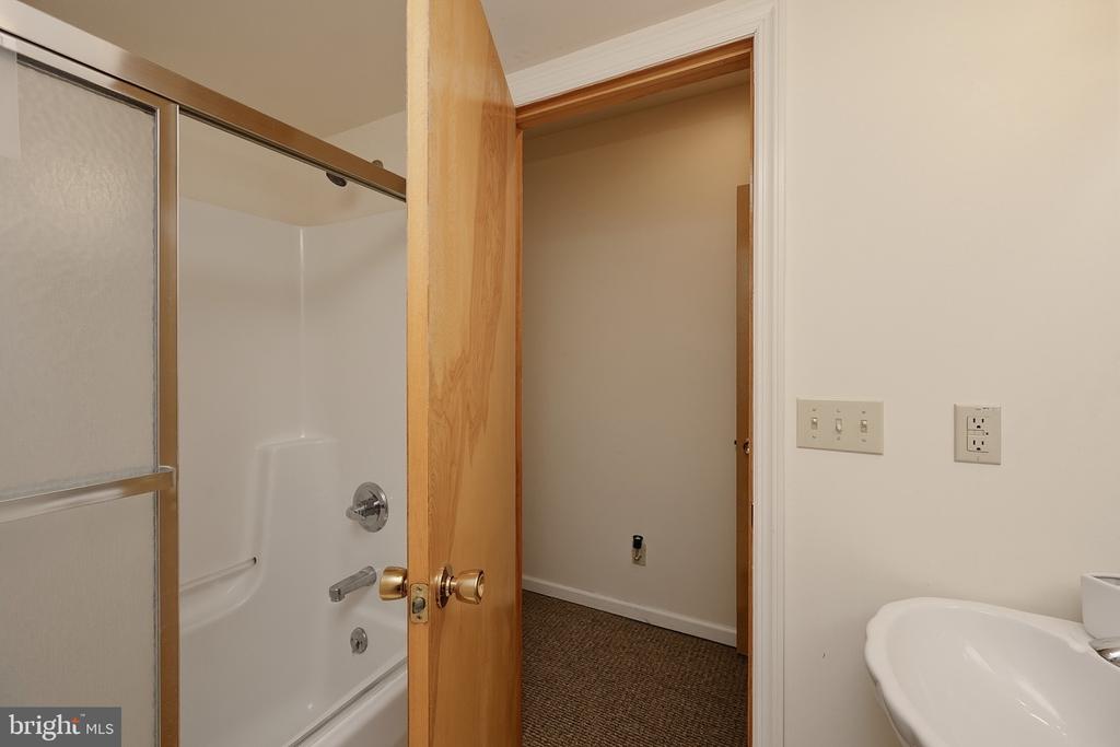 256 JEFFREY LANE Unit: 28