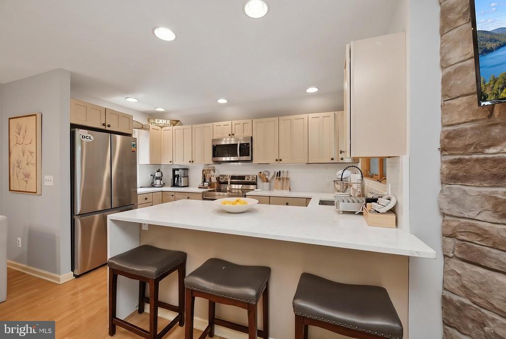 256 JEFFREY LANE Unit: 28