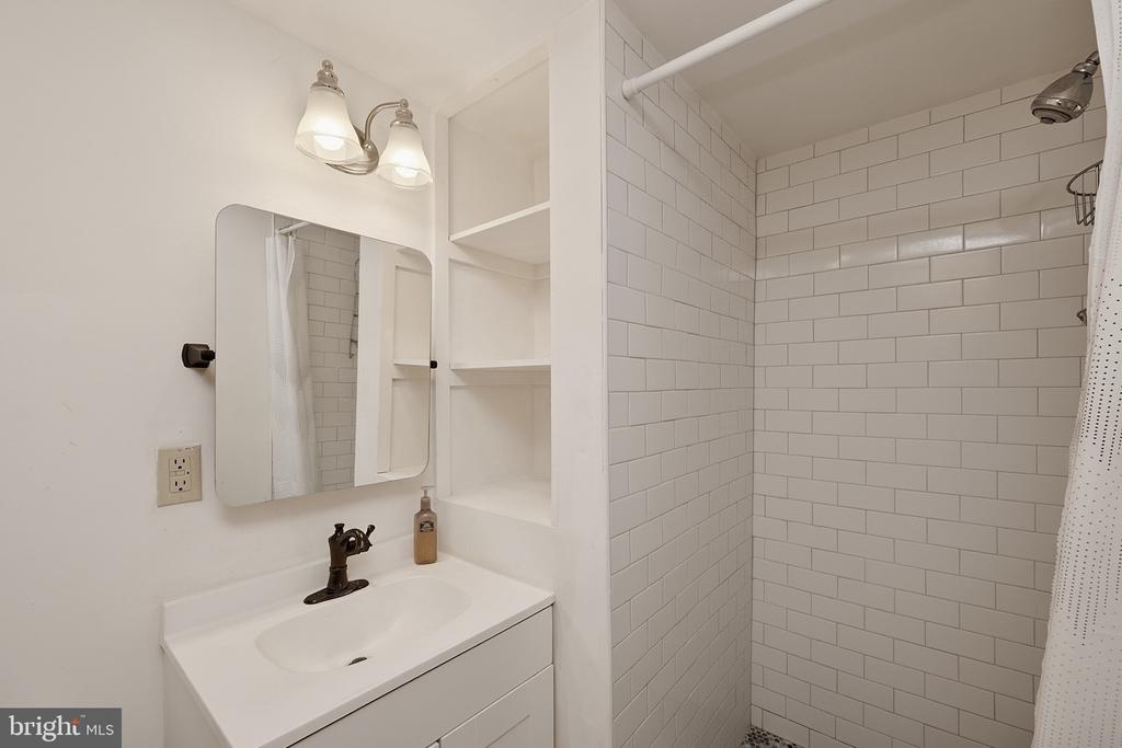 256 JEFFREY LANE Unit: 28