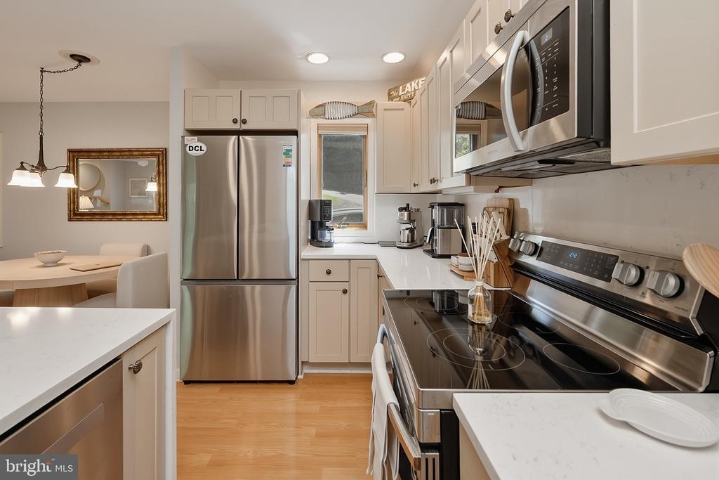 256 JEFFREY LANE Unit: 28