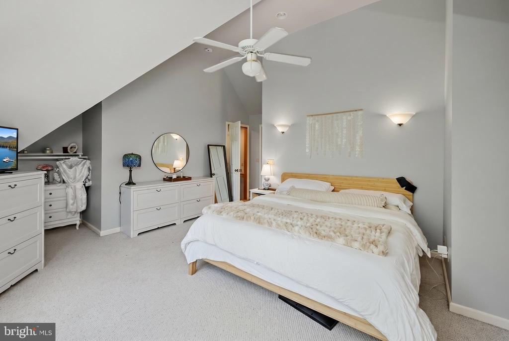 256 JEFFREY LANE Unit: 28