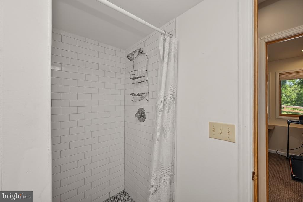 256 JEFFREY LANE Unit: 28