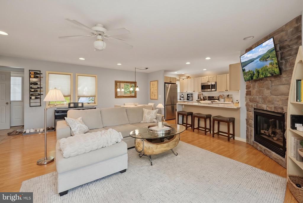 256 JEFFREY LANE Unit: 28