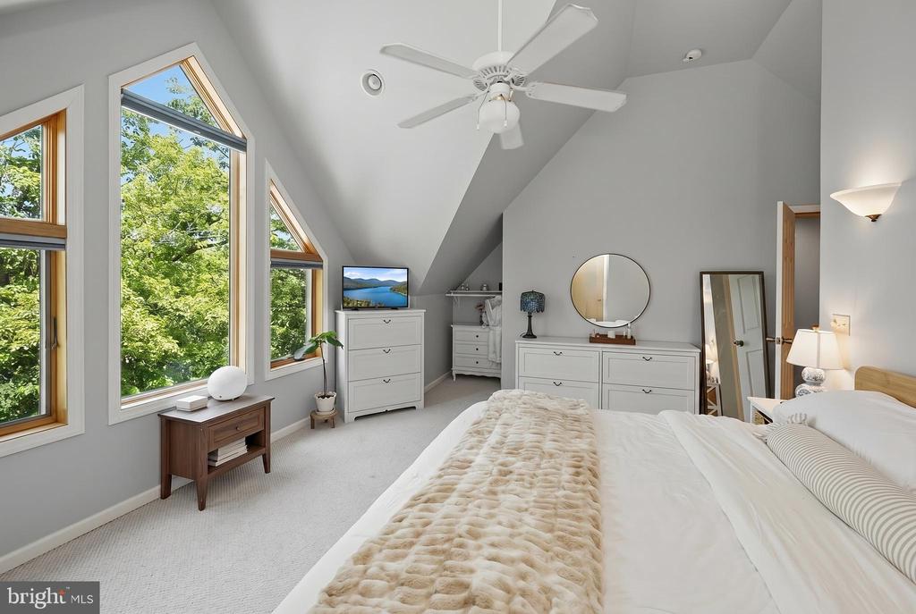 256 JEFFREY LANE Unit: 28