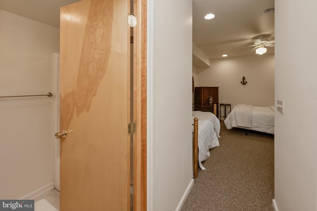 256 JEFFREY LANE Unit: 28