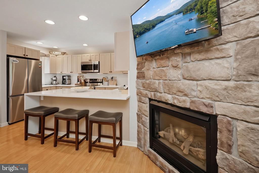 256 JEFFREY LANE Unit: 28