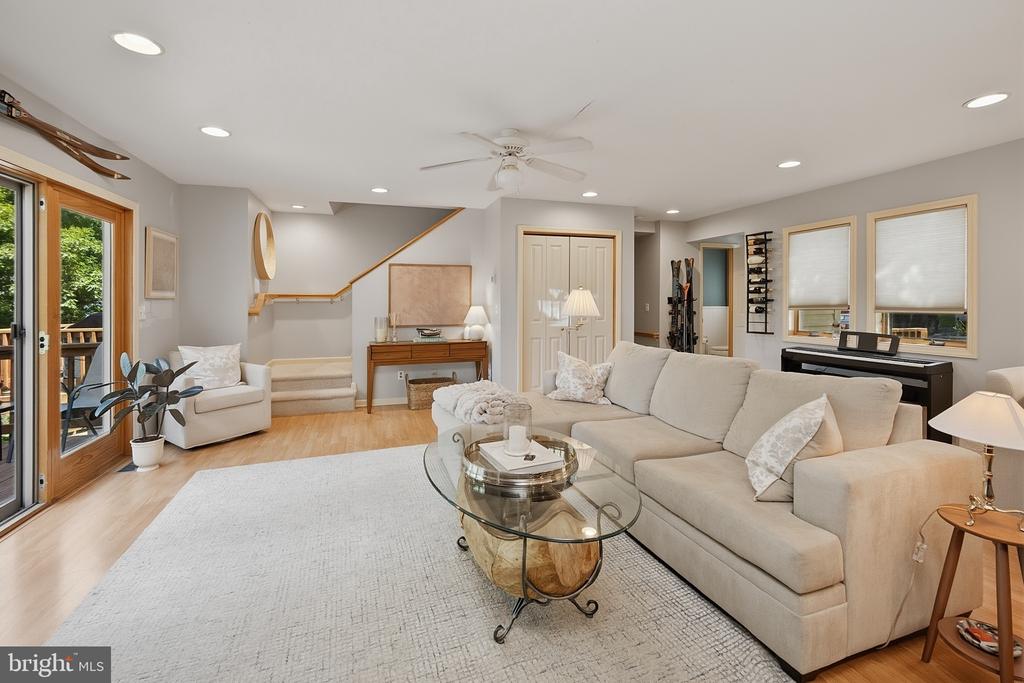 256 JEFFREY LANE Unit: 28