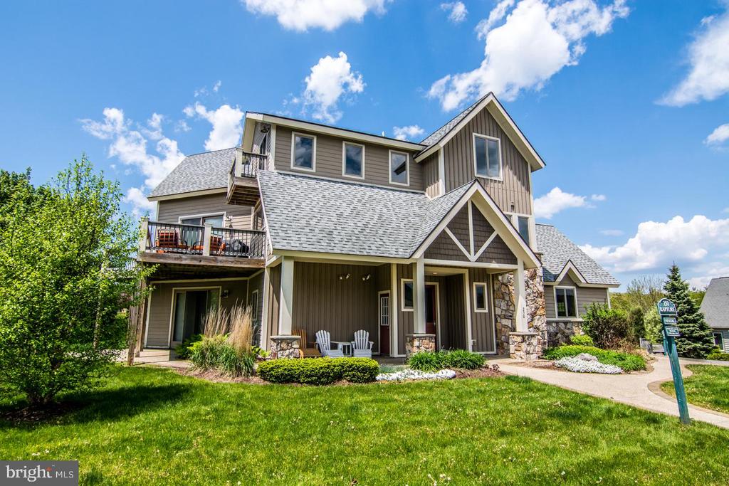250 LAKE POINTE DRIVE