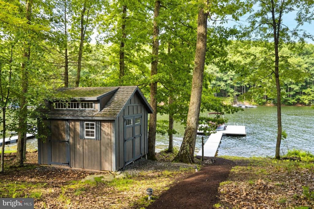 86 SHINGLE CAMP TERRACE