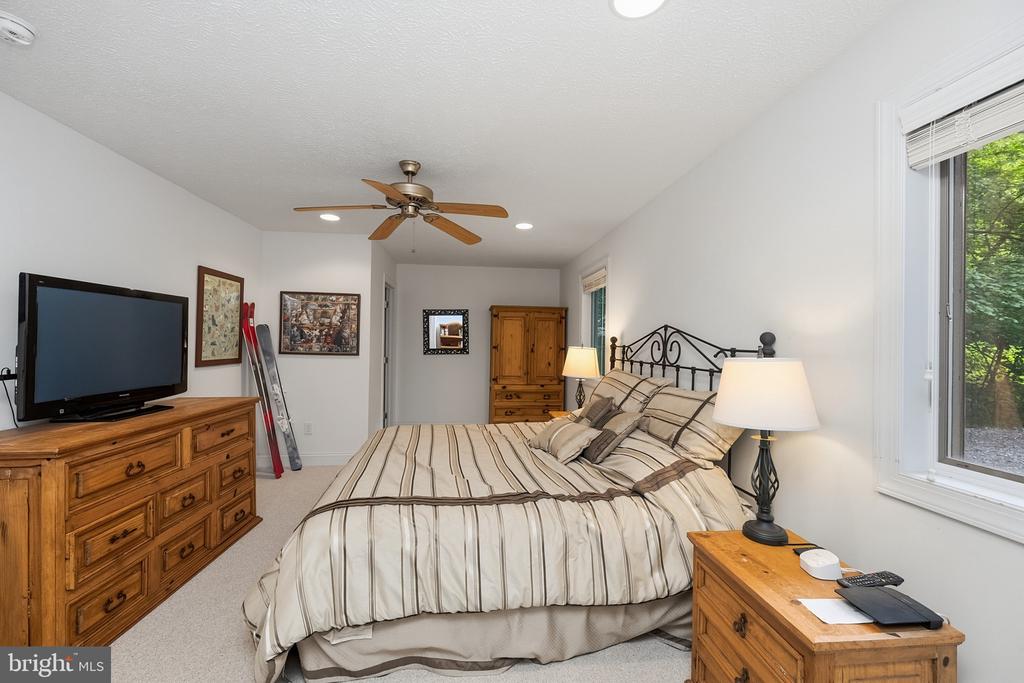 86 SHINGLE CAMP TERRACE