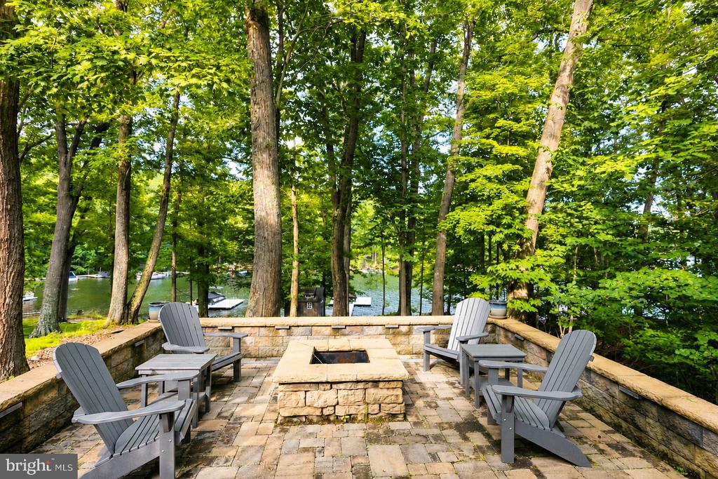 86 SHINGLE CAMP TERRACE