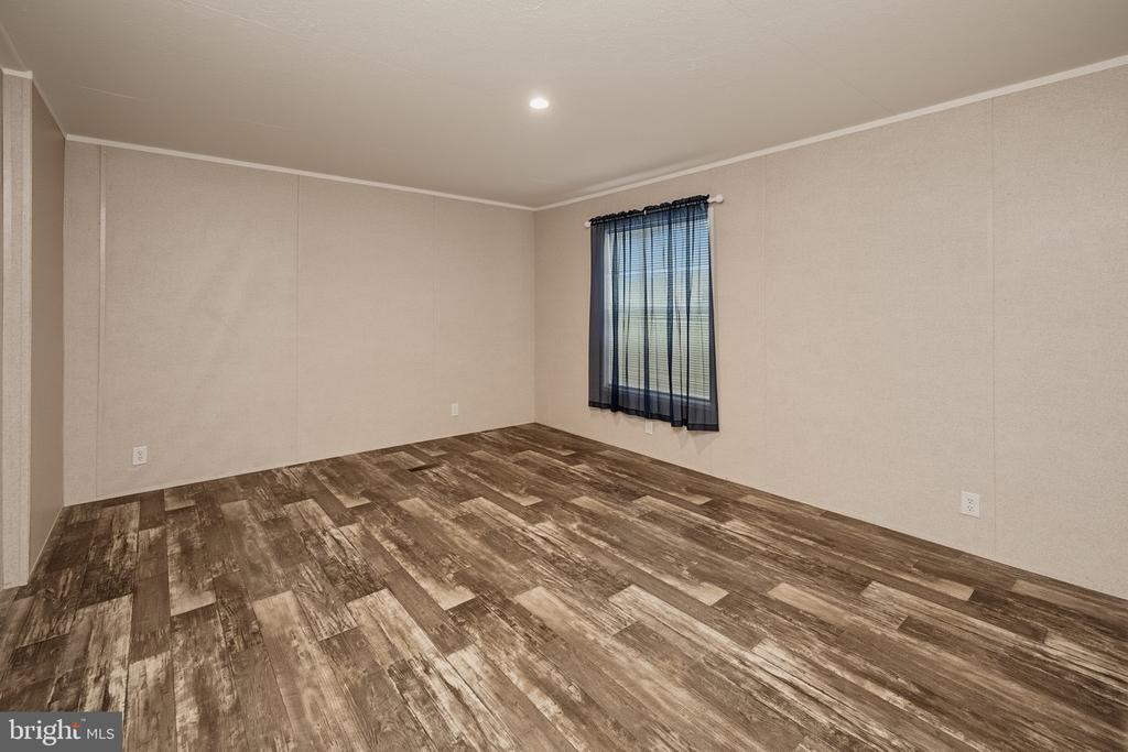 635 DENNETT ROAD