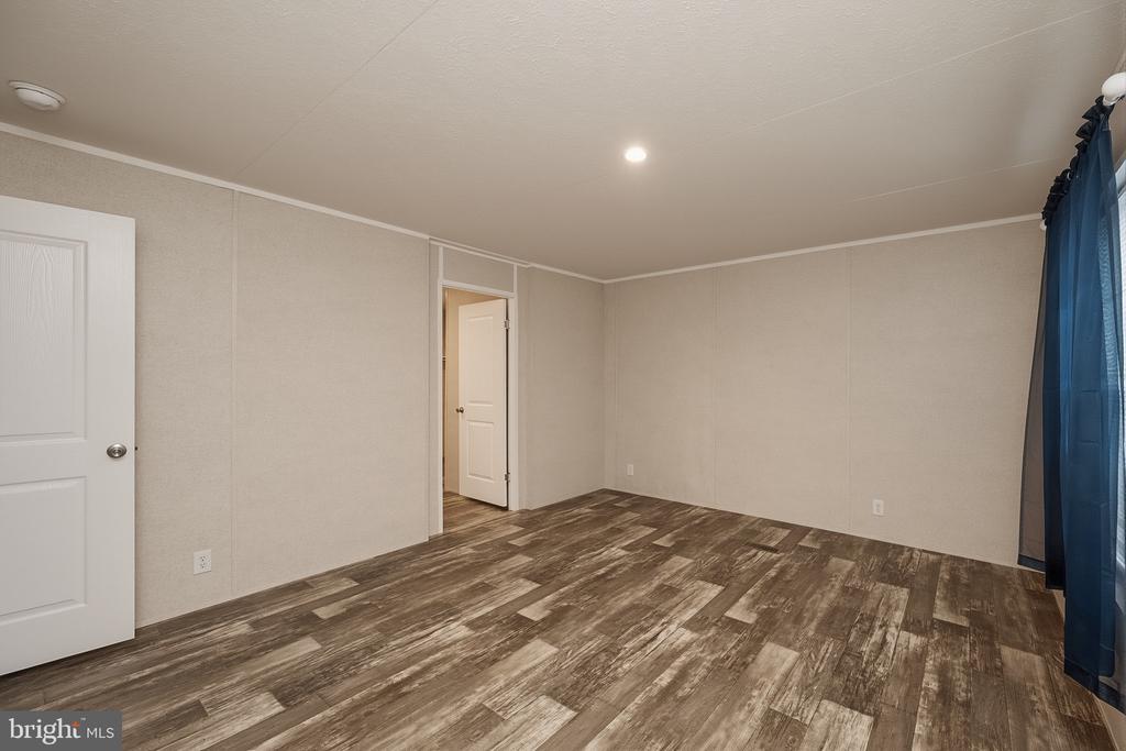635 DENNETT ROAD