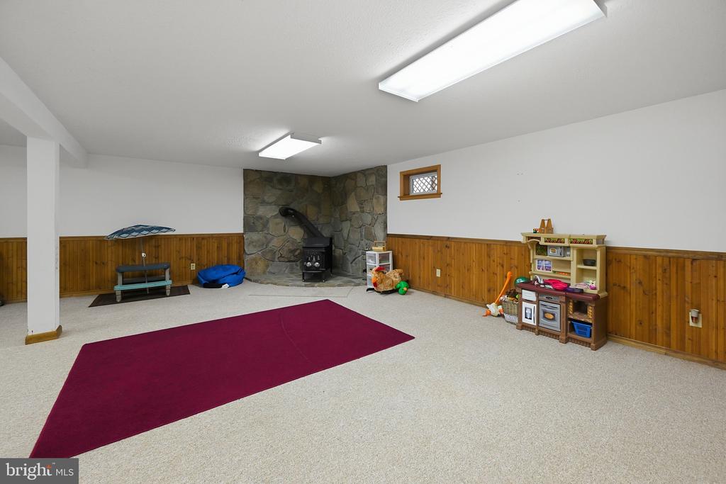 6467 SANG RUN ROAD