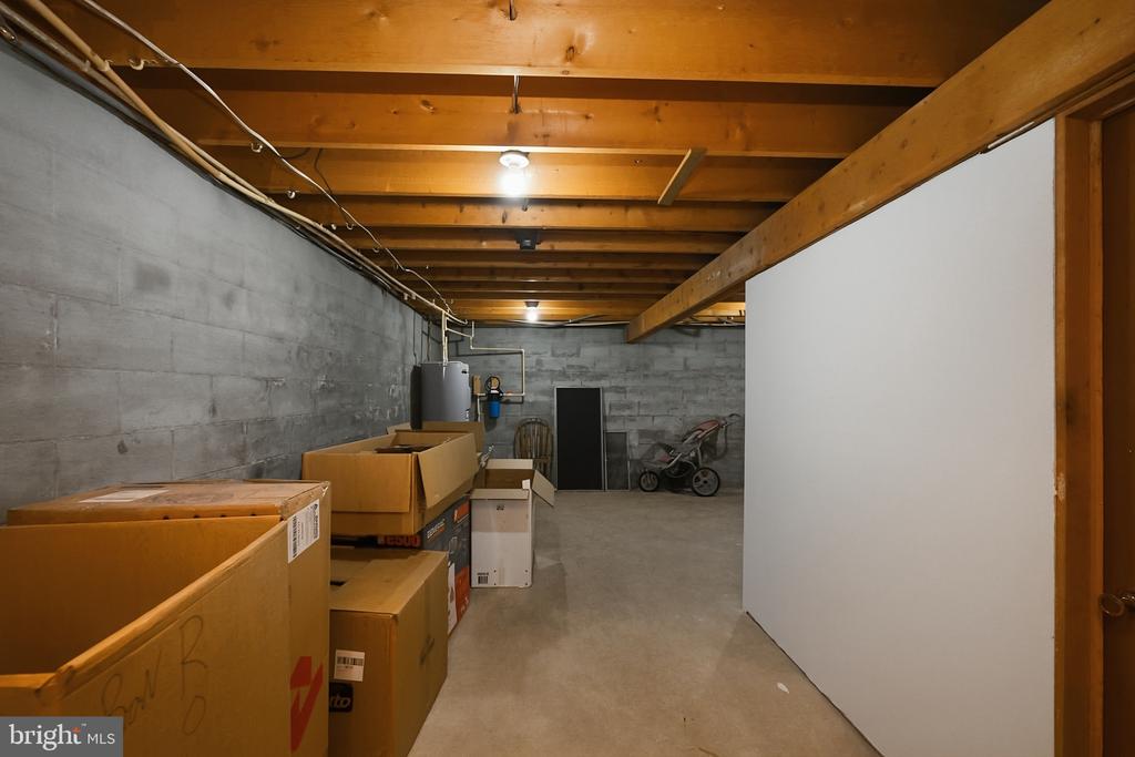 6467 SANG RUN ROAD