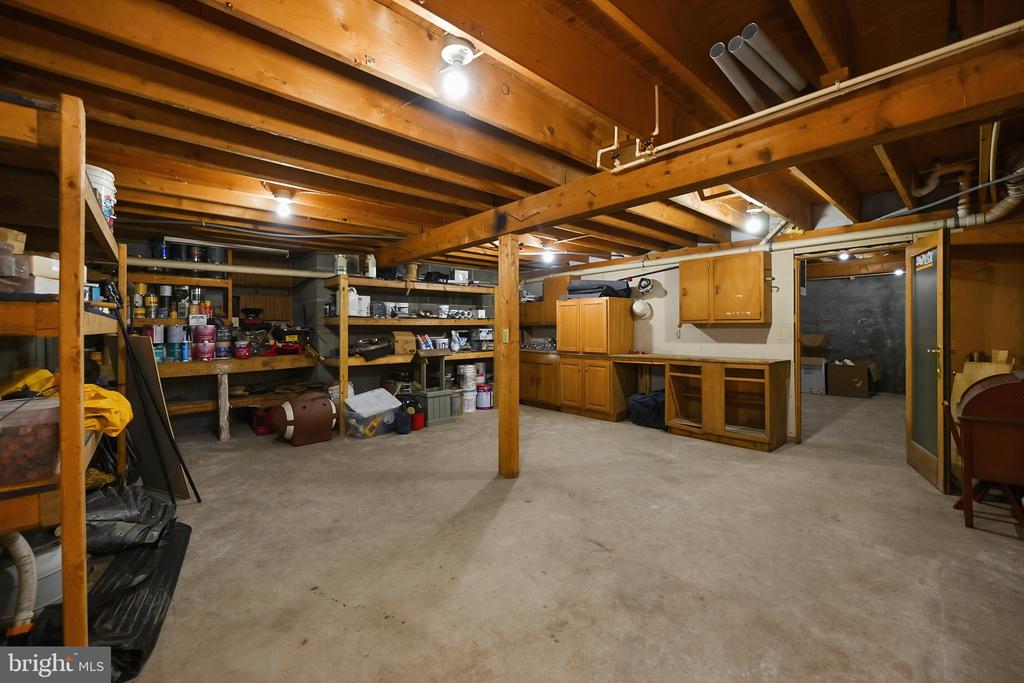 6467 SANG RUN ROAD