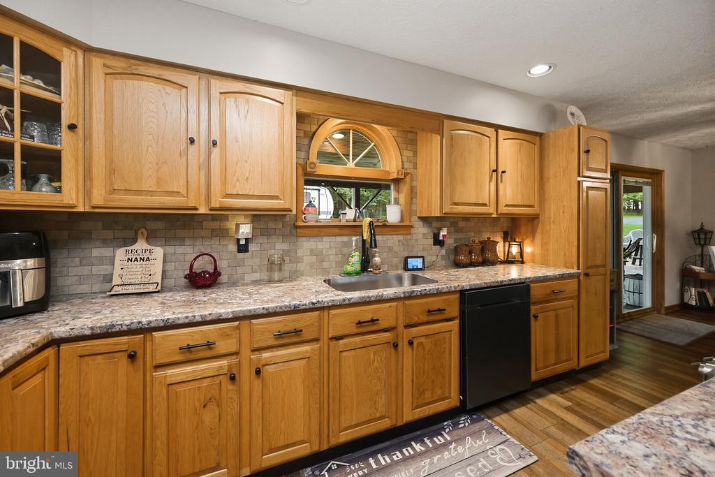 6467 SANG RUN ROAD