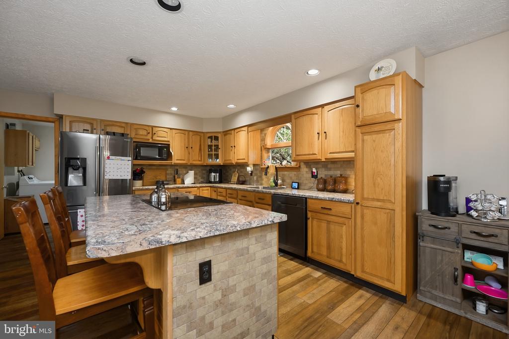 6467 SANG RUN ROAD