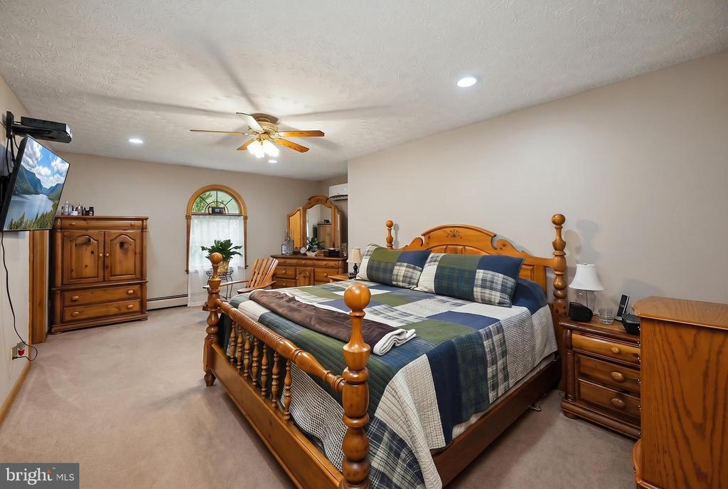 6467 SANG RUN ROAD