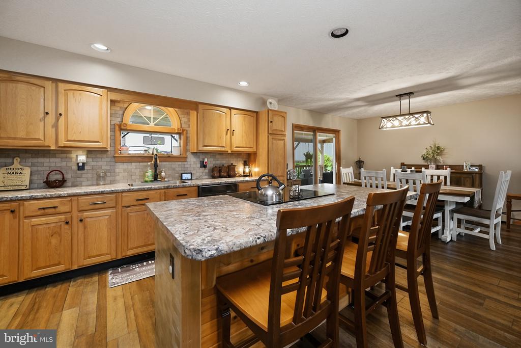 6467 SANG RUN ROAD