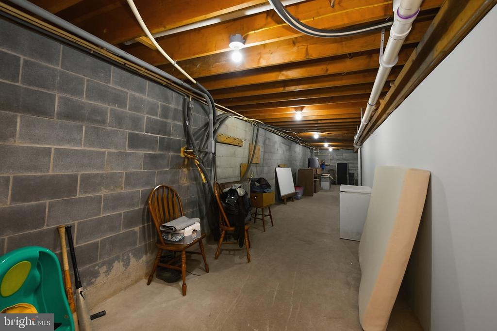 6467 SANG RUN ROAD
