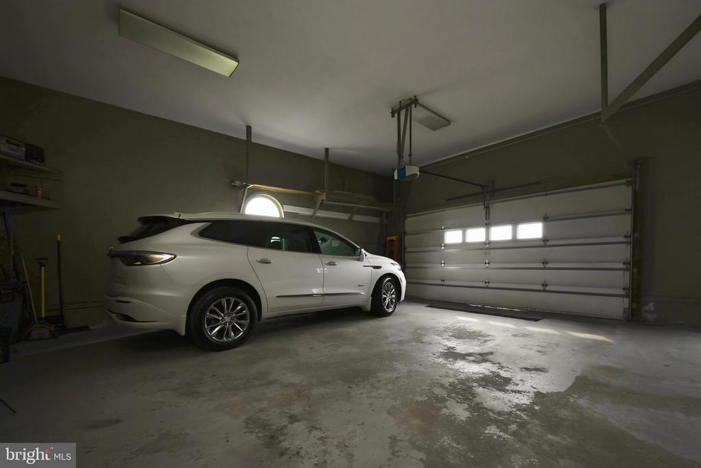 6467 SANG RUN ROAD