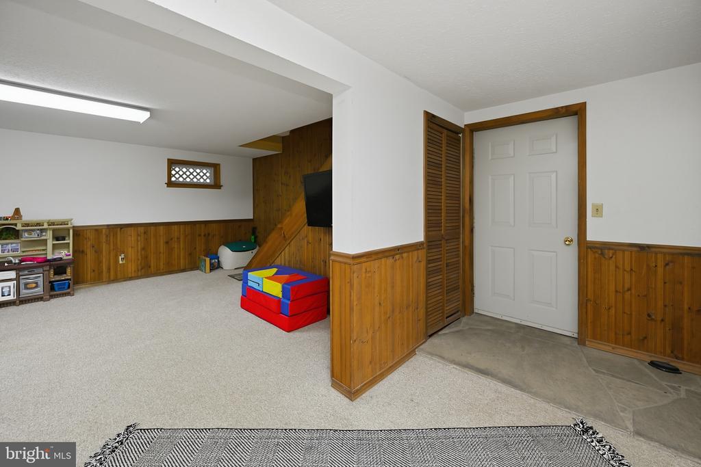 6467 SANG RUN ROAD