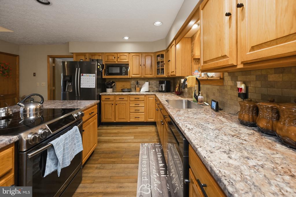 6467 SANG RUN ROAD
