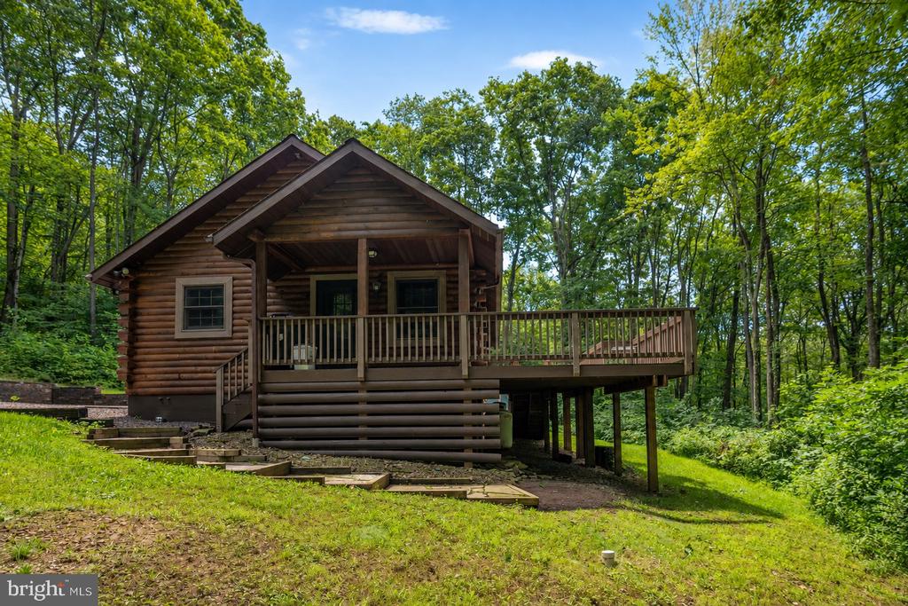 230 SPRINGHOUSE WAY
