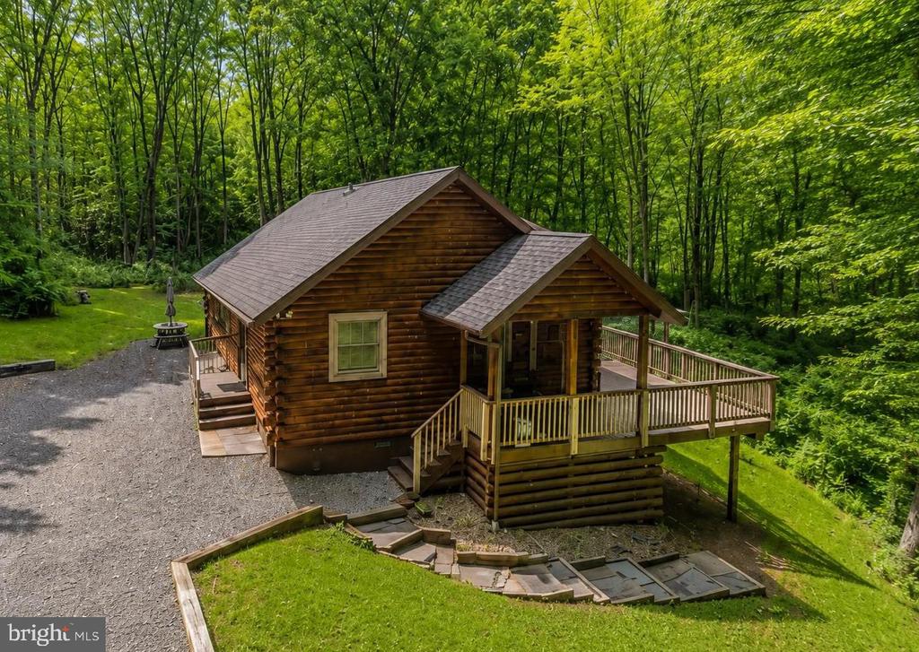 230 SPRINGHOUSE WAY