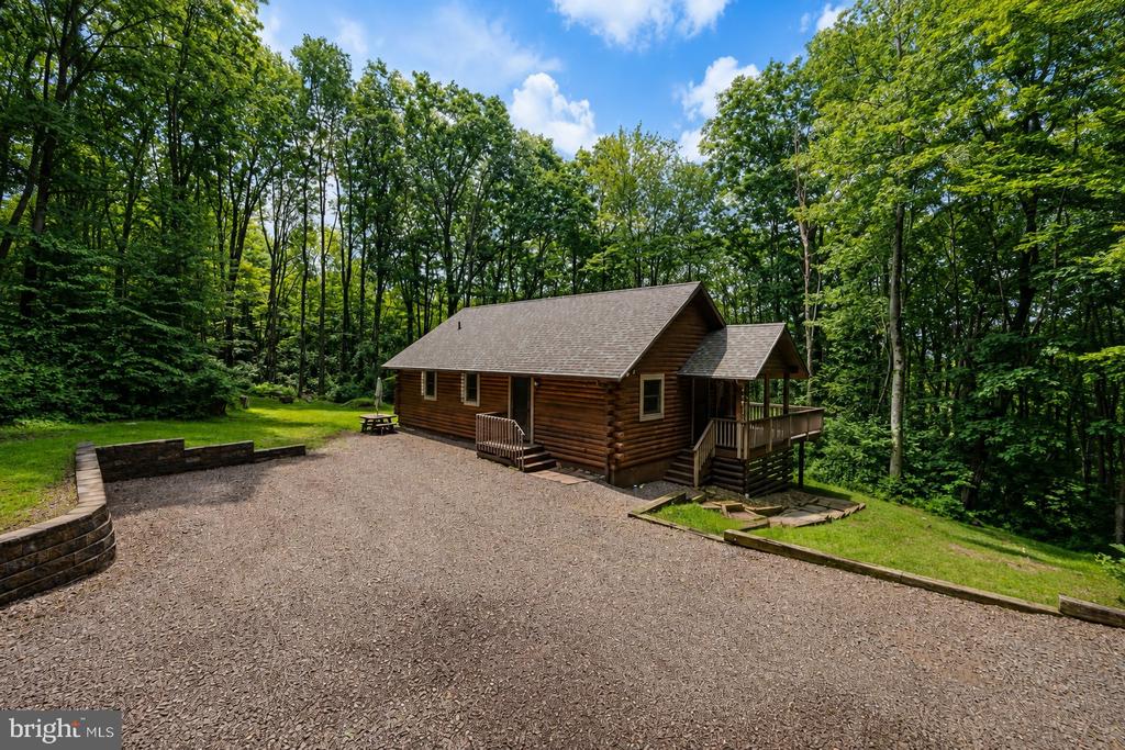 230 SPRINGHOUSE WAY