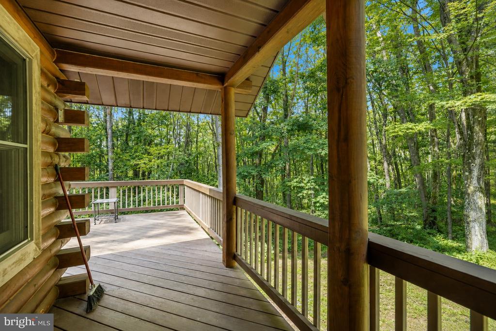 230 SPRINGHOUSE WAY