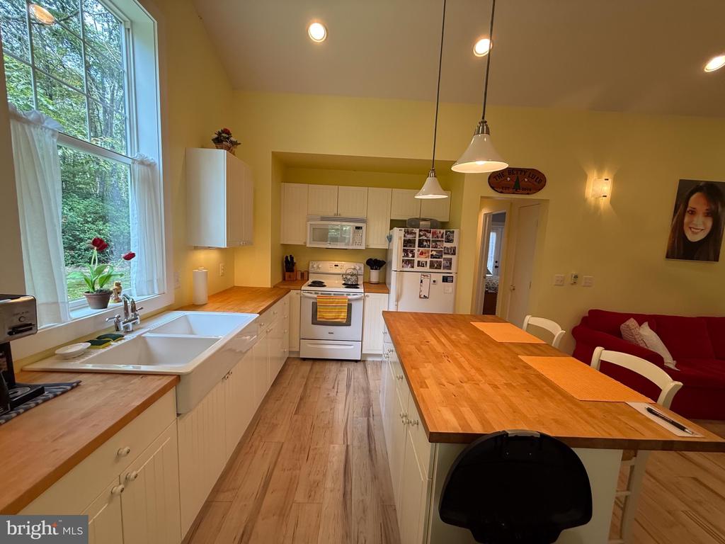 252 RACOON DRIVE