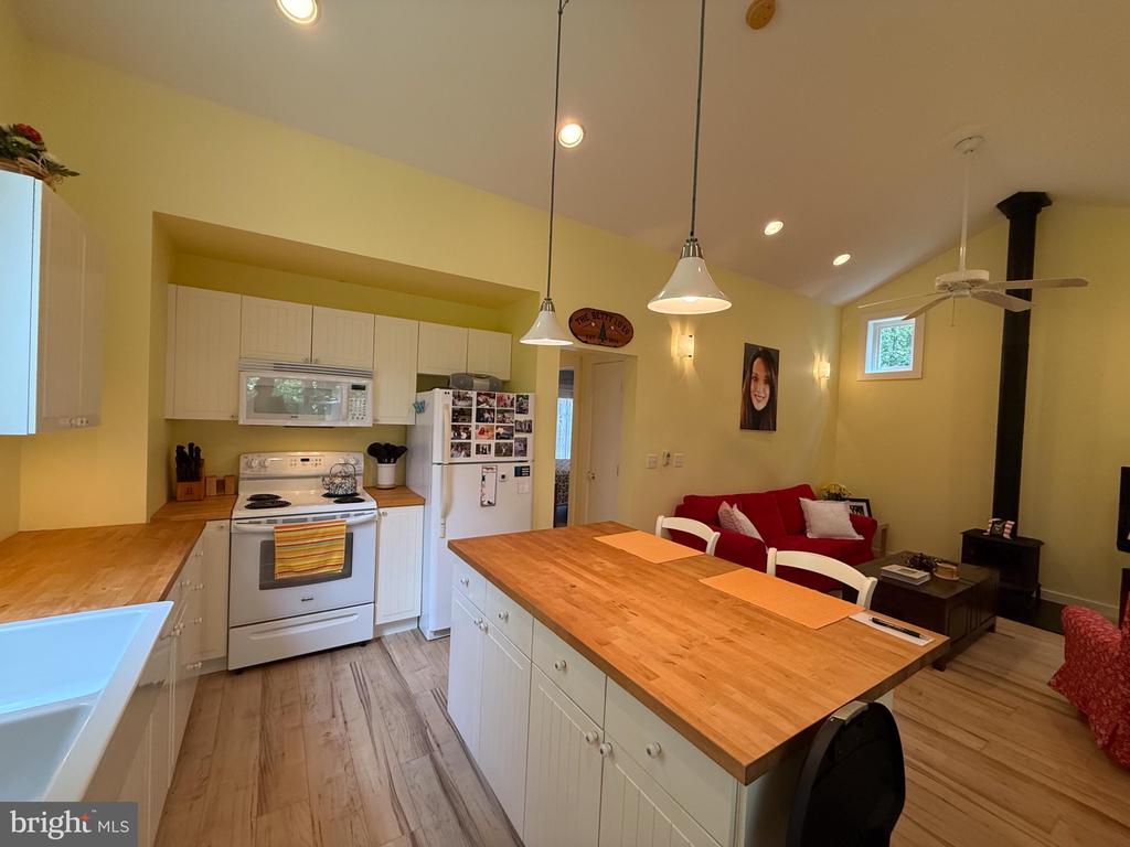 252 RACOON DRIVE