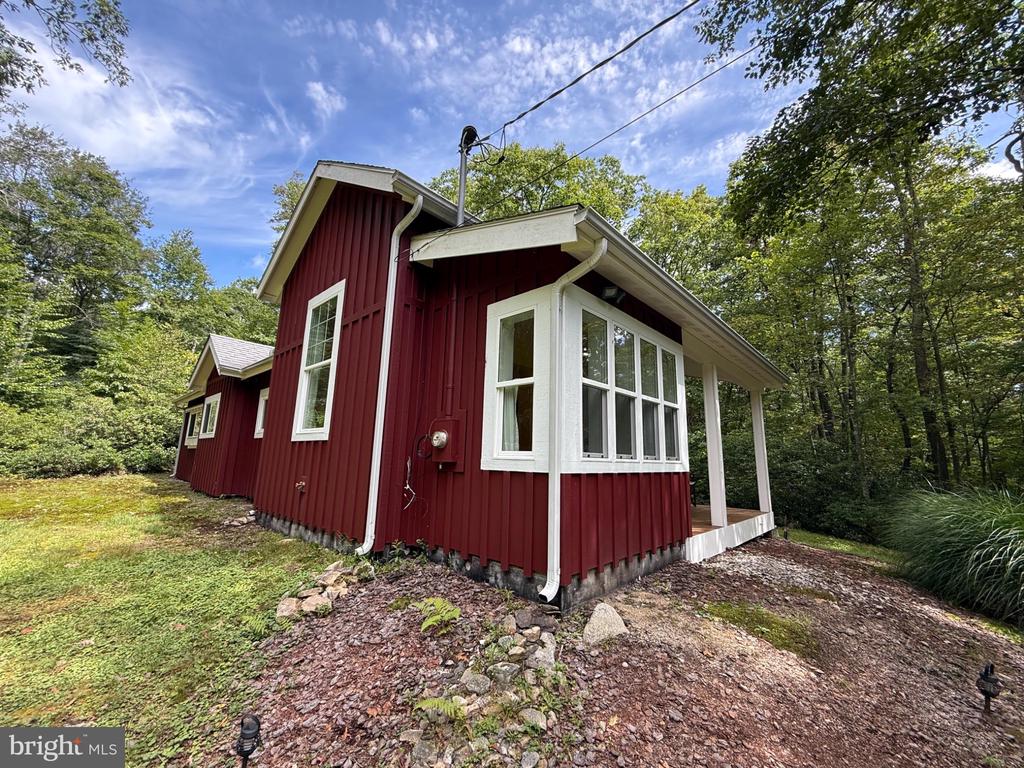 252 RACOON DRIVE