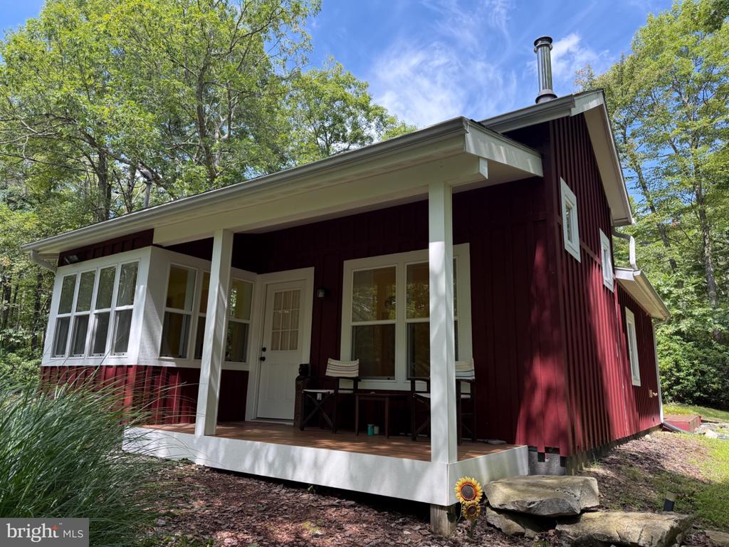 252 RACOON DRIVE
