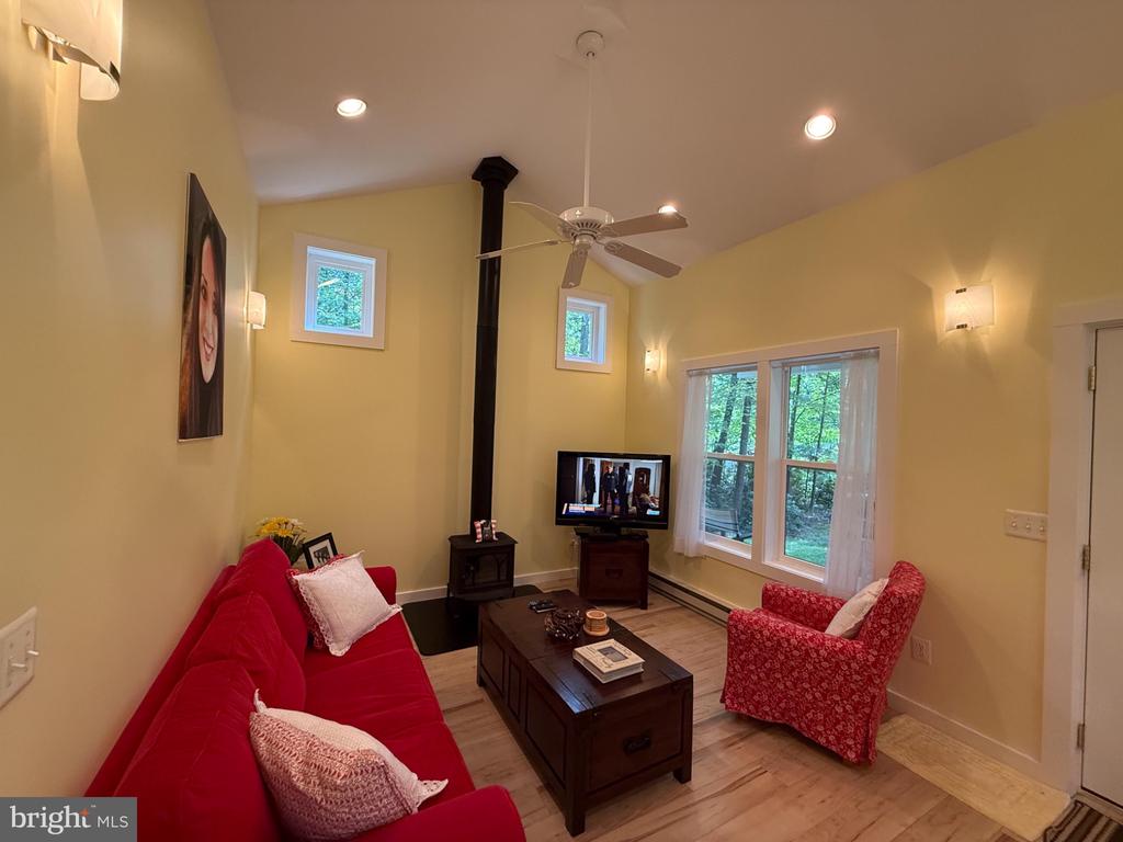 252 RACOON DRIVE