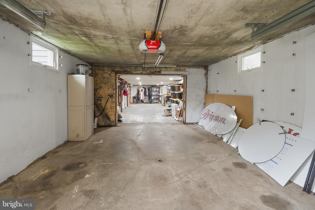 1158 KINGS RUN ROAD