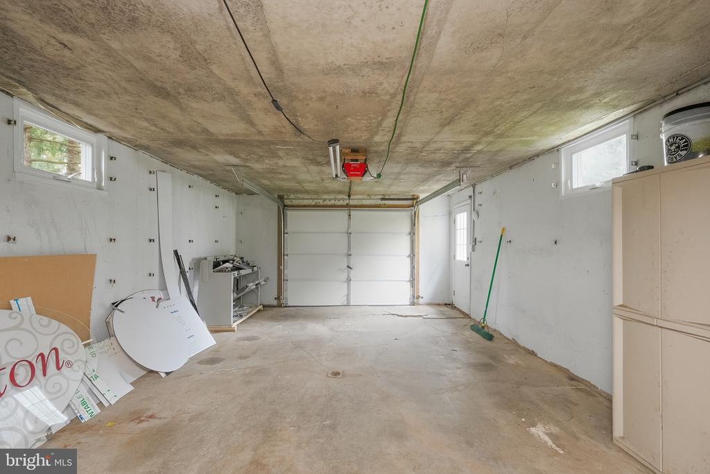 1158 KINGS RUN ROAD