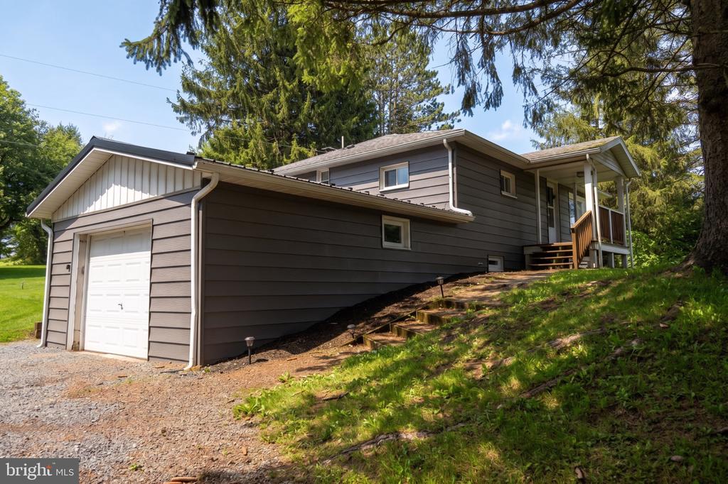 1158 KINGS RUN ROAD
