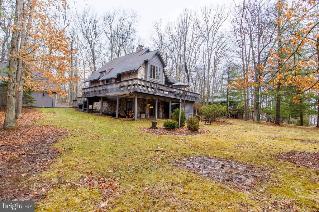 925 PINE TREE POINT ROAD