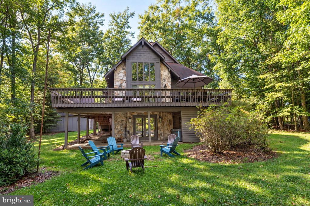 925 PINE TREE POINT ROAD