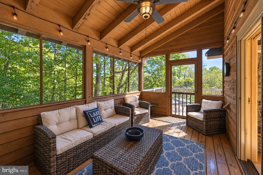 431 MOUNTAINTOP ROAD