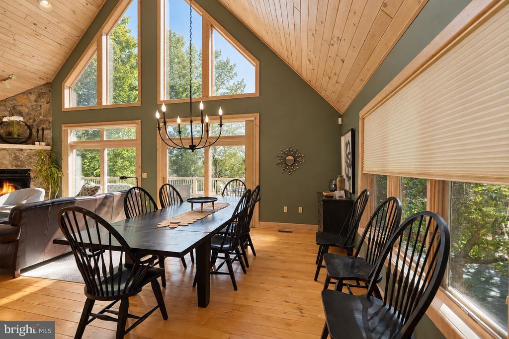 431 MOUNTAINTOP ROAD