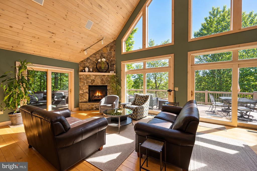 431 MOUNTAINTOP ROAD