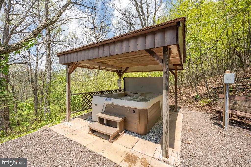 150 LONGS OVERLOOK