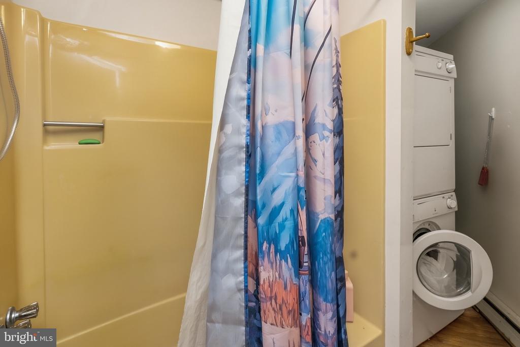 1724 MOSSER ROAD Unit: 8