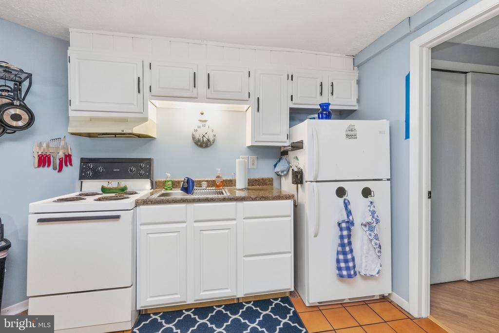 1724 MOSSER ROAD Unit: 8